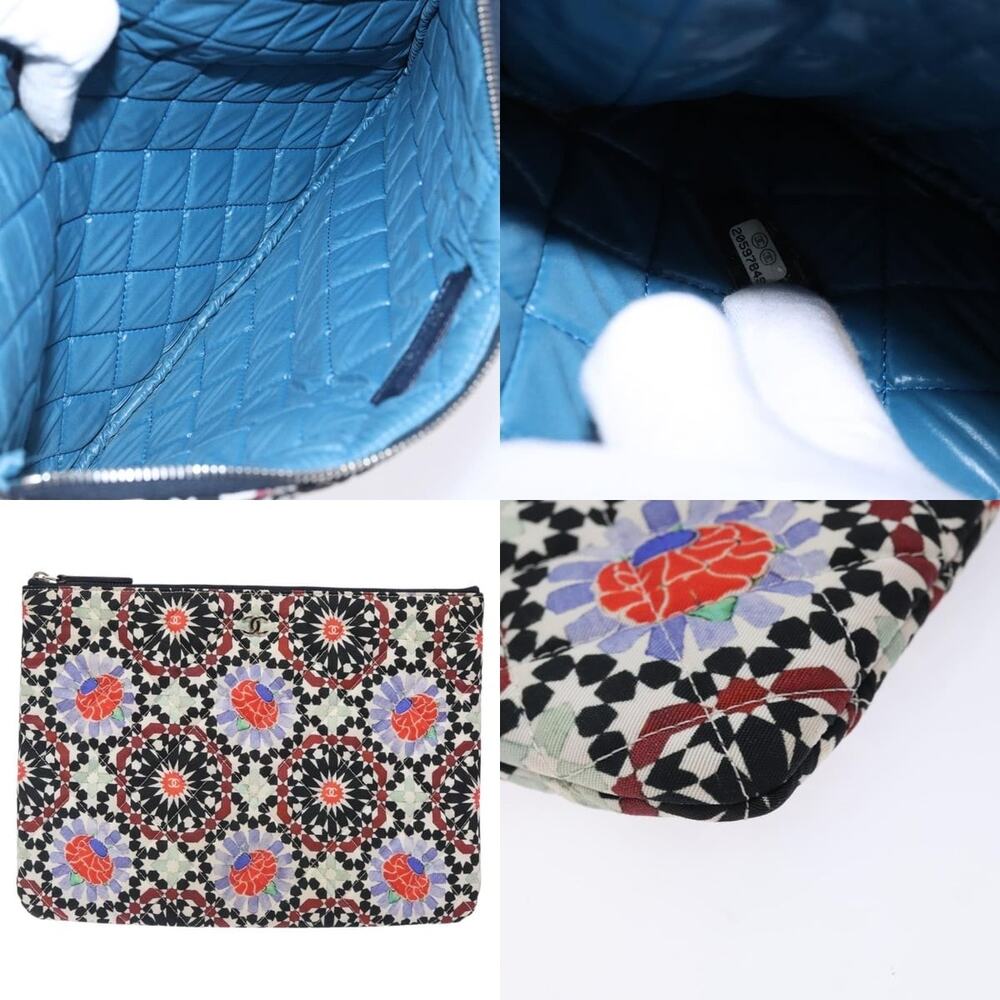 Chanel Matelasse Clutch Bag - Picture 5 of 6